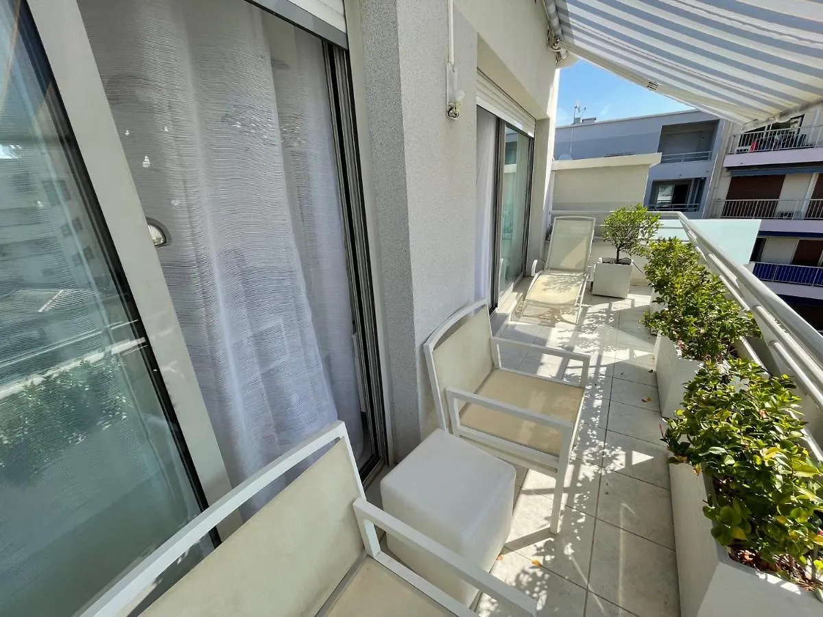 Le Ponteil Plage Antibes Apartment